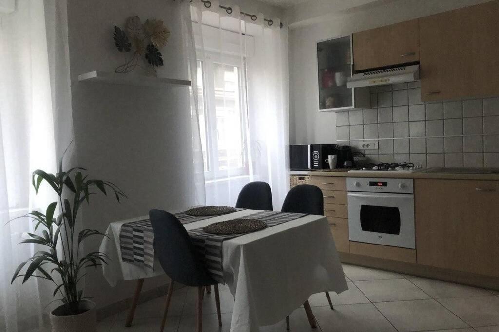 Cosy Appartement Complet Centre-Ville 蒙贝利亚尔 外观 照片